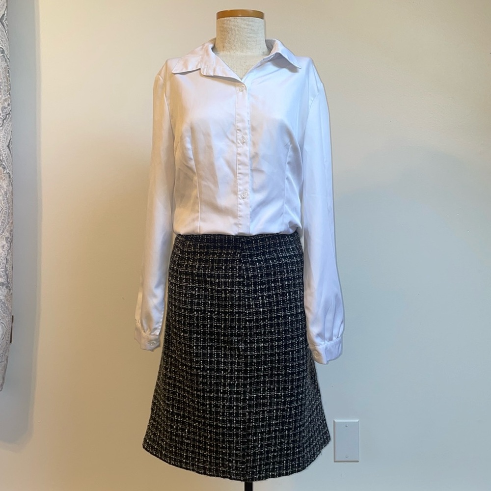 Fashion bug size 10 skirt no name size medium white button up shirt. 2 piece set